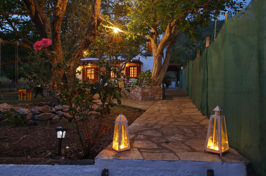 Anna George Studios Stafylos Exterior foto